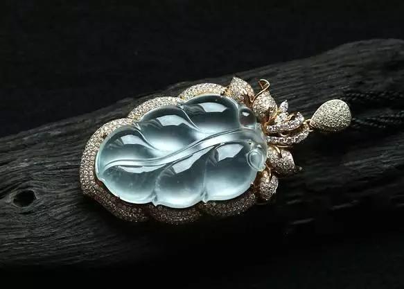 翡翠变黄什么原因引起的呢,翡翠为什么会发黄