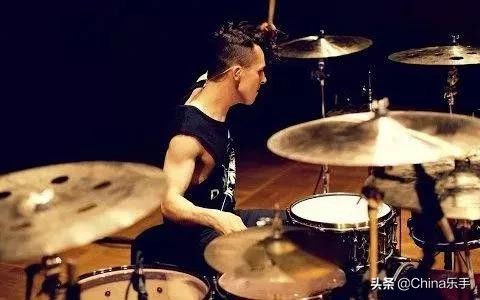 你和真正厉害的鼓手差在哪？看看大师级鼓手，你也许会找到答案