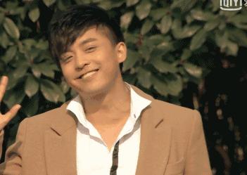 李佳航发文谈男足截图,李佳航直播谈国足