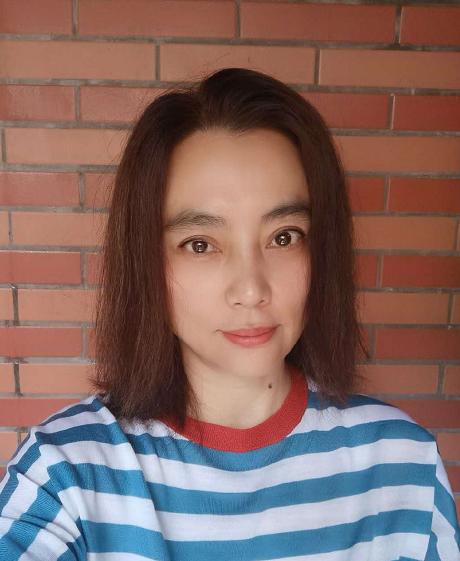 玉兔精李玲玉晒近照,玉兔精李玲玉抖音