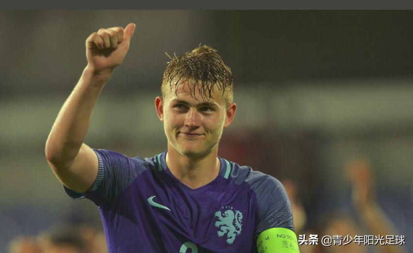 阿贾克斯体系,陌上人如玉公子世无双指哪支球队