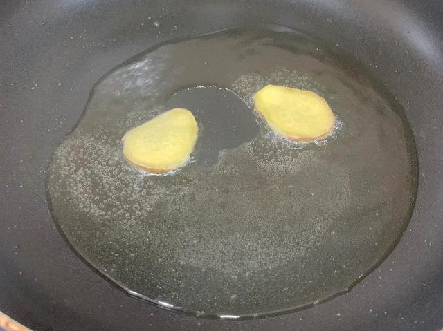 煎鱼诀窍怎么煎才会酥脆,煎鱼的时候怎样煎才不粘锅