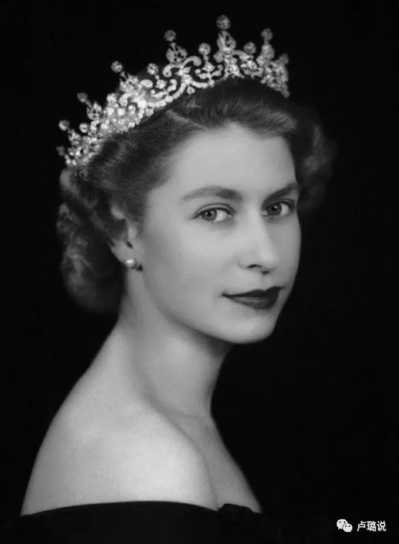 英国女王戴过的皇冠是什么牌子,皇冠有多优雅