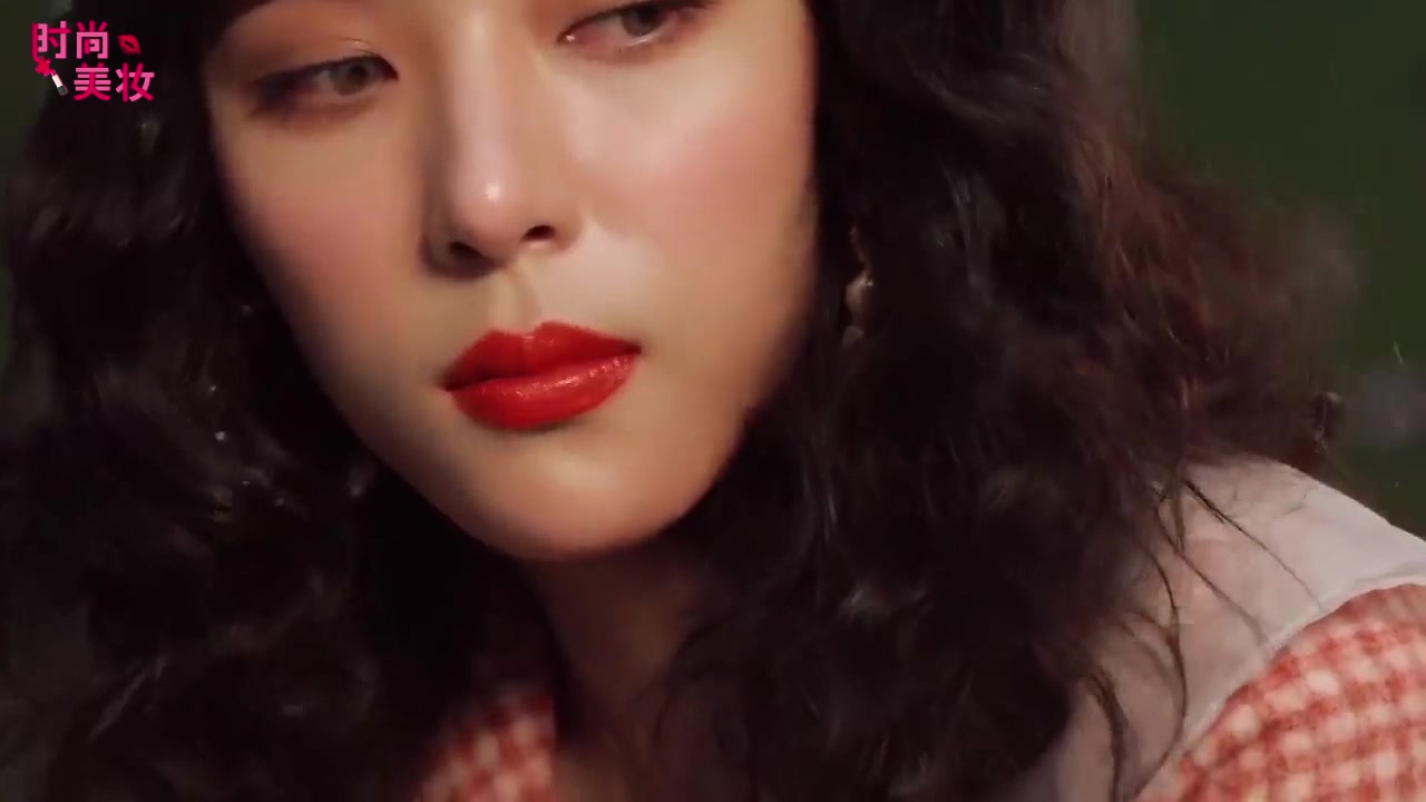 gucci唇膏黑碎花,gucci唇膏透明难闻