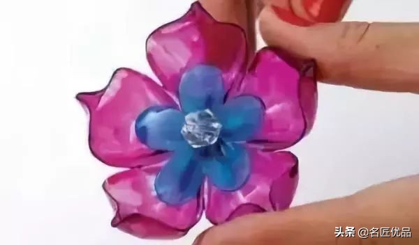 变废为宝矿泉水瓶手工制作机器人,废矿泉水瓶利用手工制作大全图片