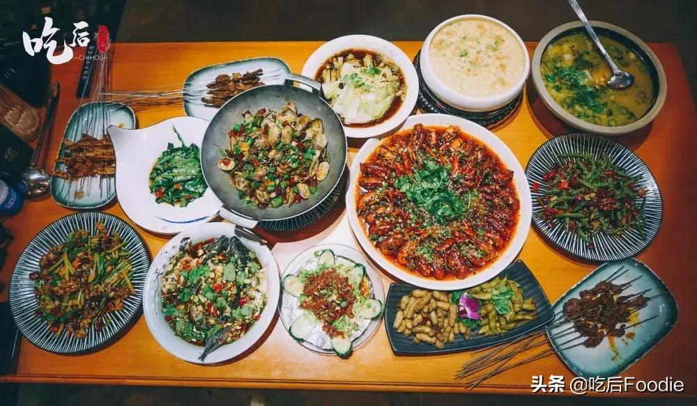 探店音乐烤吧美食,探店烧烤高级感