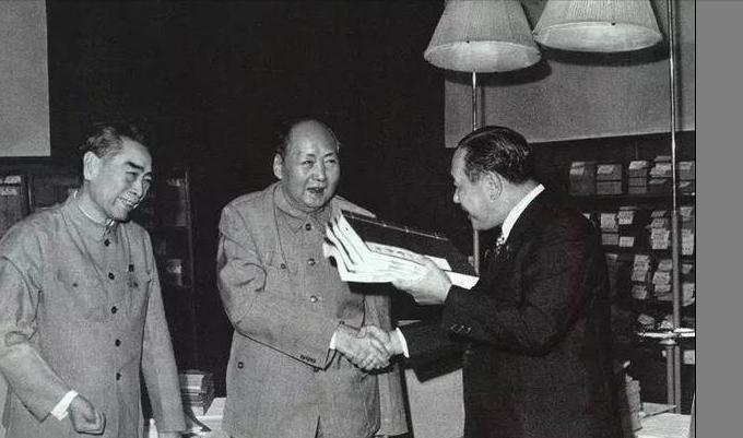 2000年日本主持人：“中国要日本道歉到啥时候”，*镕基朱**机智回应