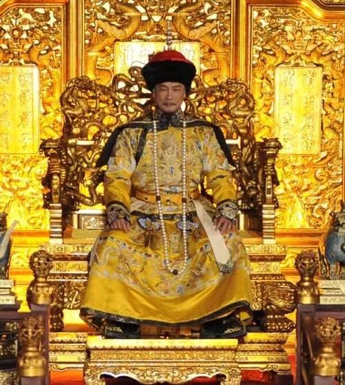 古驰推出售价1.49万元人民币一条的男士连衣裙，你得看看