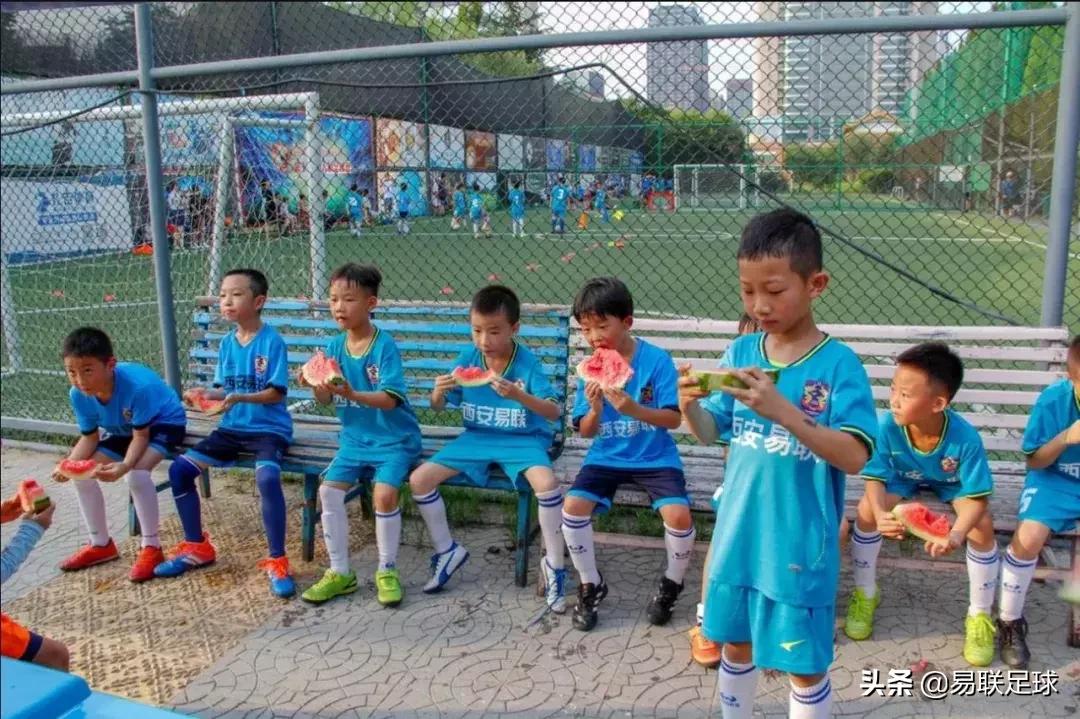 易联青训足球,易联梯队训练赛