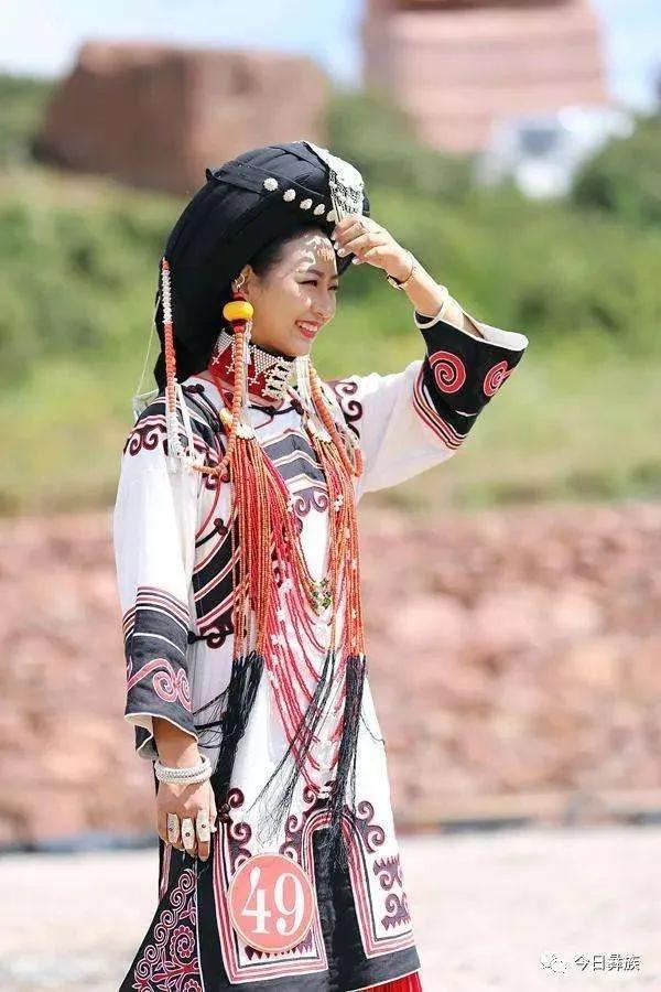 彝族和回族是一个民族吗,彝族是属于什么民族