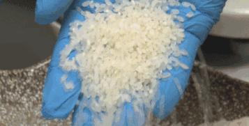 大米总生虫？米店老板教我一招，放一年都不生虫