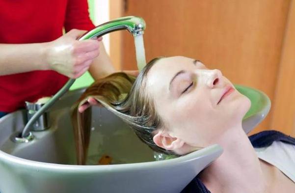 头皮长了个疙瘩破了怎么办,头皮为啥老长粉刺之类的疙瘩