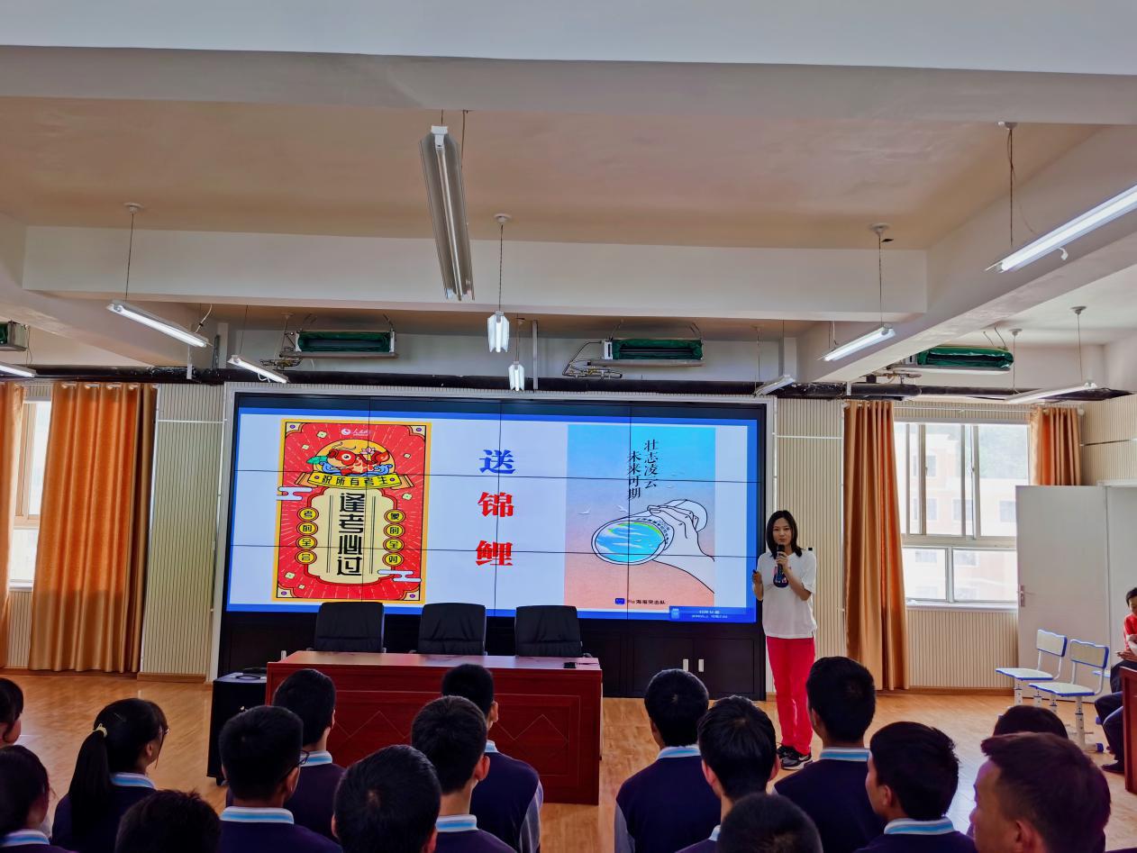 路很近心很远,路很远但心很近