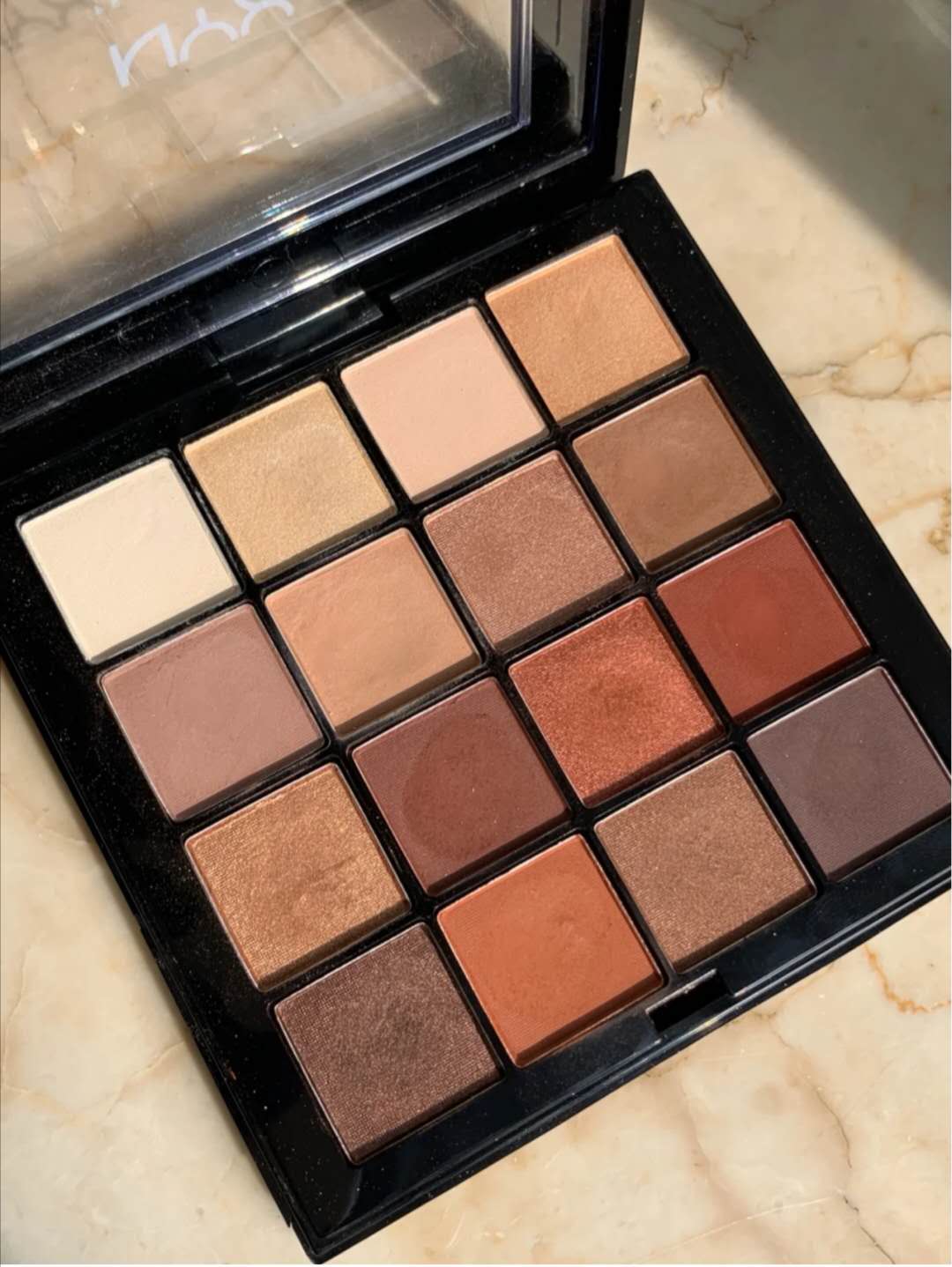 戴口罩眼影画法,戴口罩眼妆大地色眼影