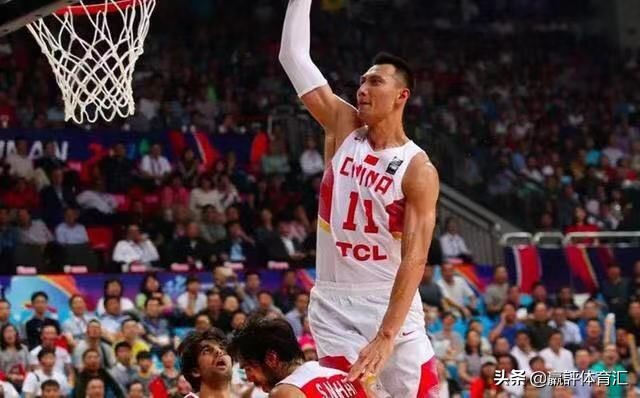 易建联还能扛起中国男篮大旗吗,为什么说易建联是男篮最后的硬汉