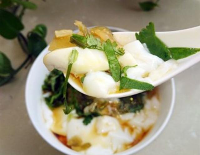 现成豆浆怎么做鸡蛋豆腐,豆浆做豆腐花教程不用内酯