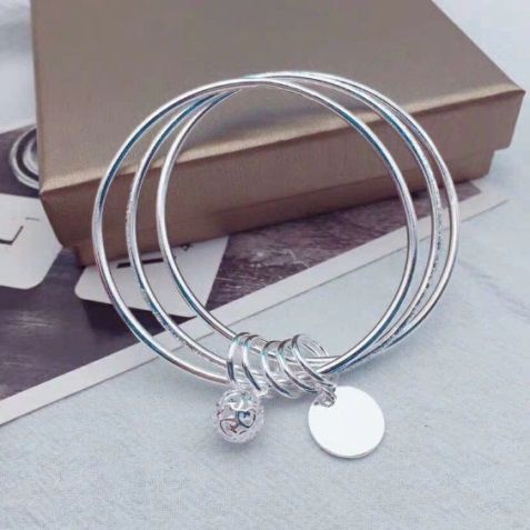 周大福和老凤祥银饰哪家好,老凤祥的银饰好还是周大福的好