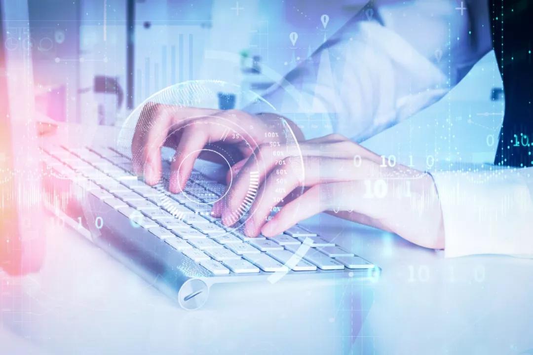 他以“表帝”自居，受粉丝膜拜，涉嫌诈骗被公诉