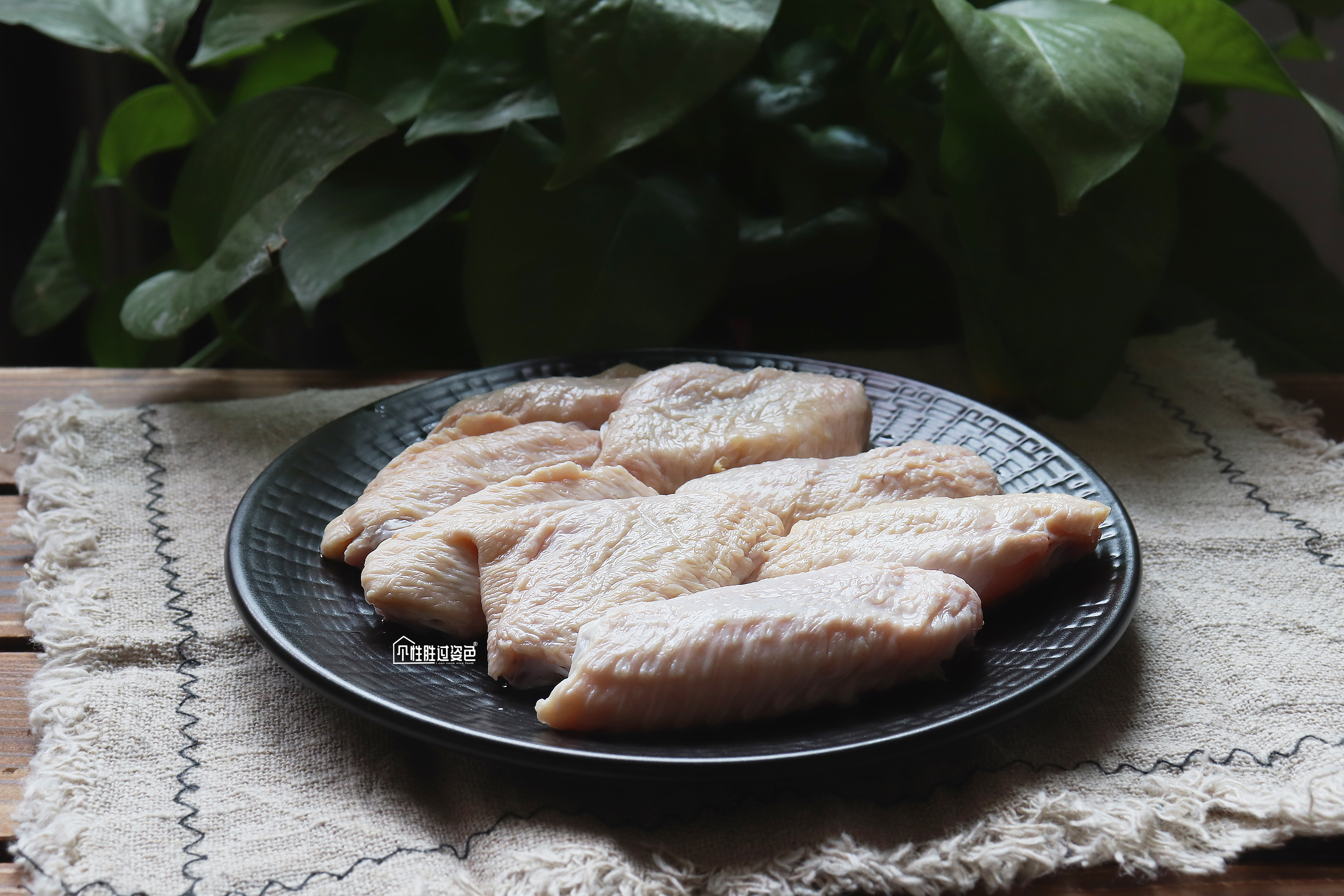 空气炸锅炸鸡翅面粉面包糠,炸鸡翅的家常做法裹面粉面包糠