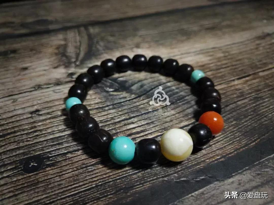 南红锁骨链如何搭配,锁骨链上怎么搭配珠子好看