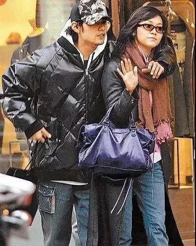 昆凌为何如此在意侯佩岑,昆凌和侯佩岑谁更好