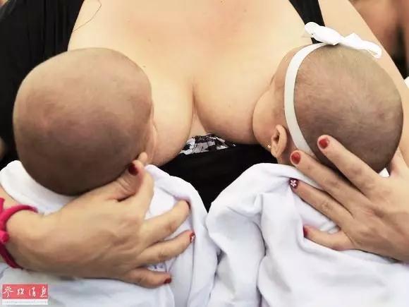 奶孩子先从哪边开始?哺乳方式一旦搞错了,当心变成“大小奶”