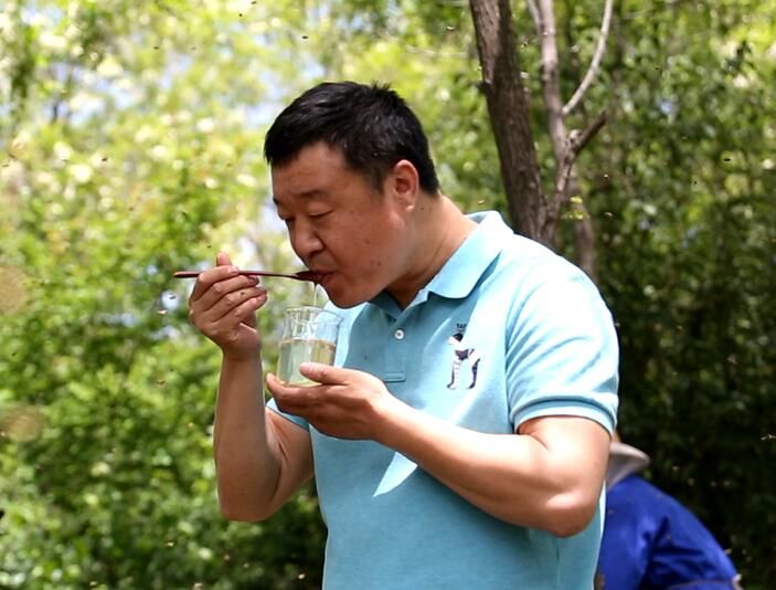 为什么蜂蜜喝多感到酸,蜂蜜有点咸怎么回事