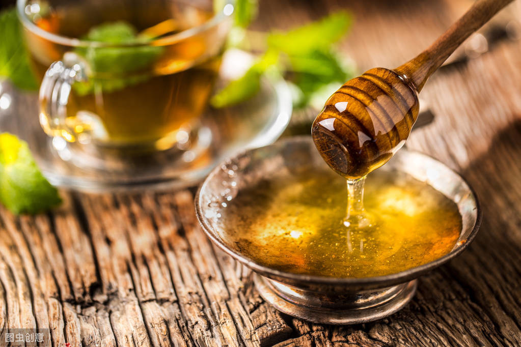 养蜂蜂蜜为什么卖的比别人的贵,养蜂人30一斤的蜂蜜有掺假的吗