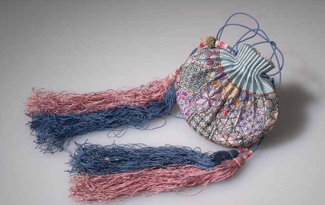 一尺方绢绣尽女子才思，千年女红——荷包