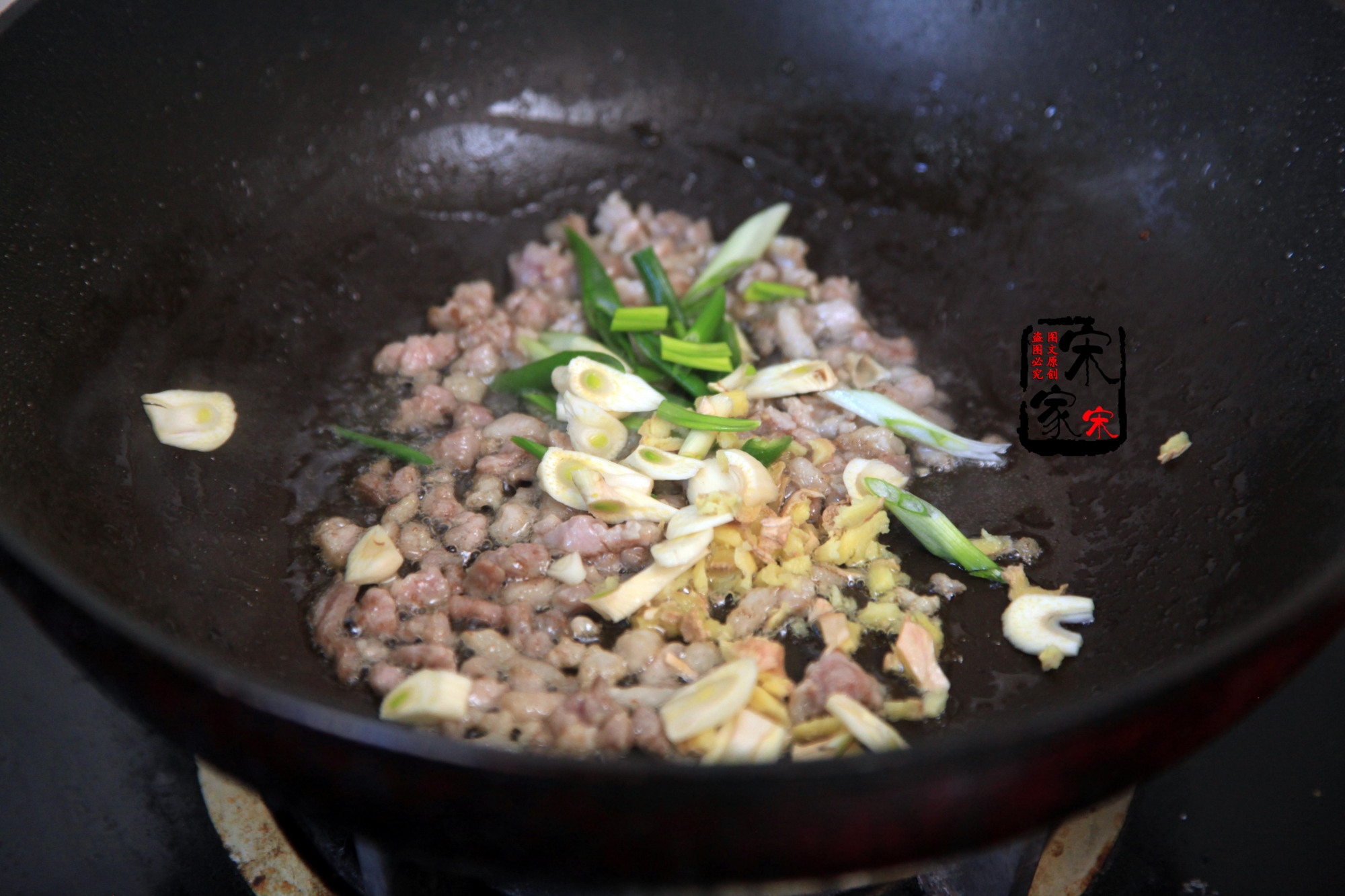 年夜饭来一道甜品惊艳家人们,年夜饭来一道黄金肉蛋卷