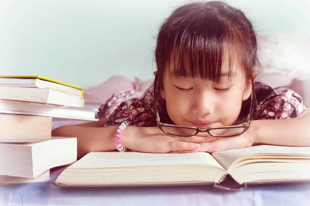 放松静心提高一下专注力,经常发呆怎么提高专注力