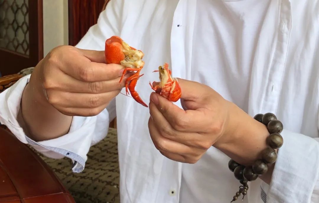 醉倒在“大虾之城”