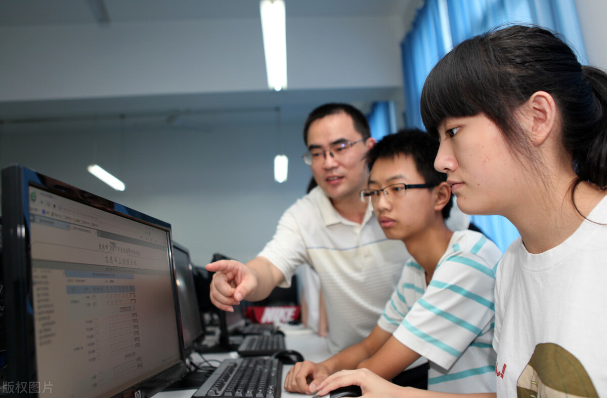 专科学什么专业就业前景好工资高,女生专科就业前景最好的十大专业