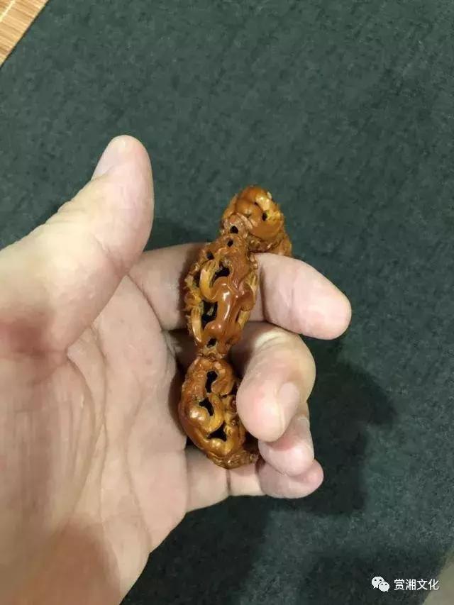 文玩珠串盘玩效果,文玩手串圆珠怎么加配饰