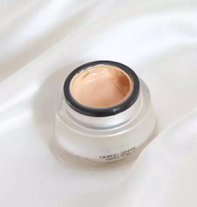 为什么同一款素颜霜价格相差十倍,素颜霜99两支