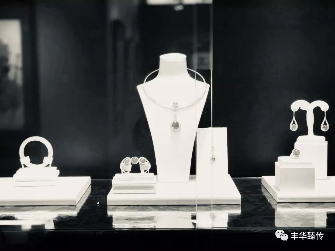 秋雨发梢,梦幻情怀,戴着你的水晶珠链,请跟我来!帽哥出品