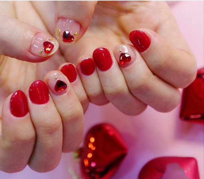 简约高级珍珠钻石美甲,钻石美甲款式简约