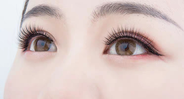 大眼怎么画眼线,圆眼细长眼线怎么画眼影