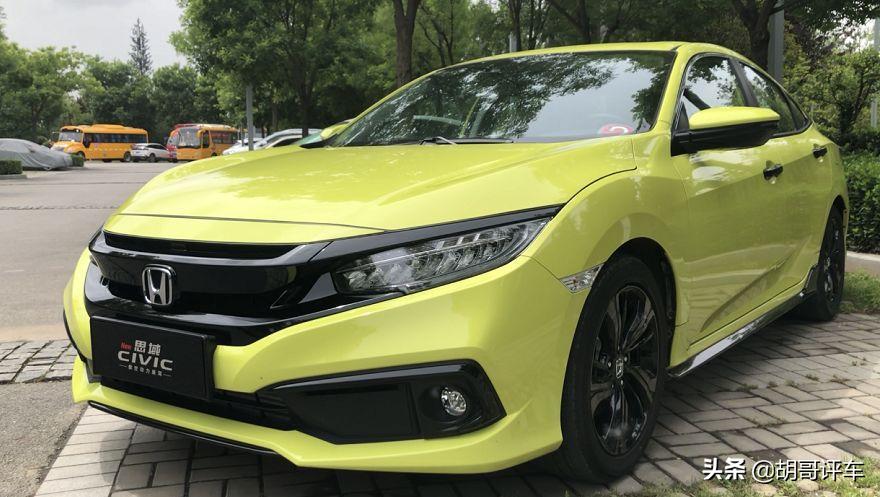 宝骏rc5对比轩逸2021,2万提了新宝骏rc-5