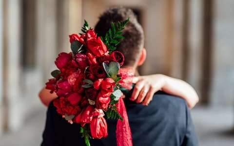 女人怎样才能增加自己的桃花运,女人如何桃花运旺