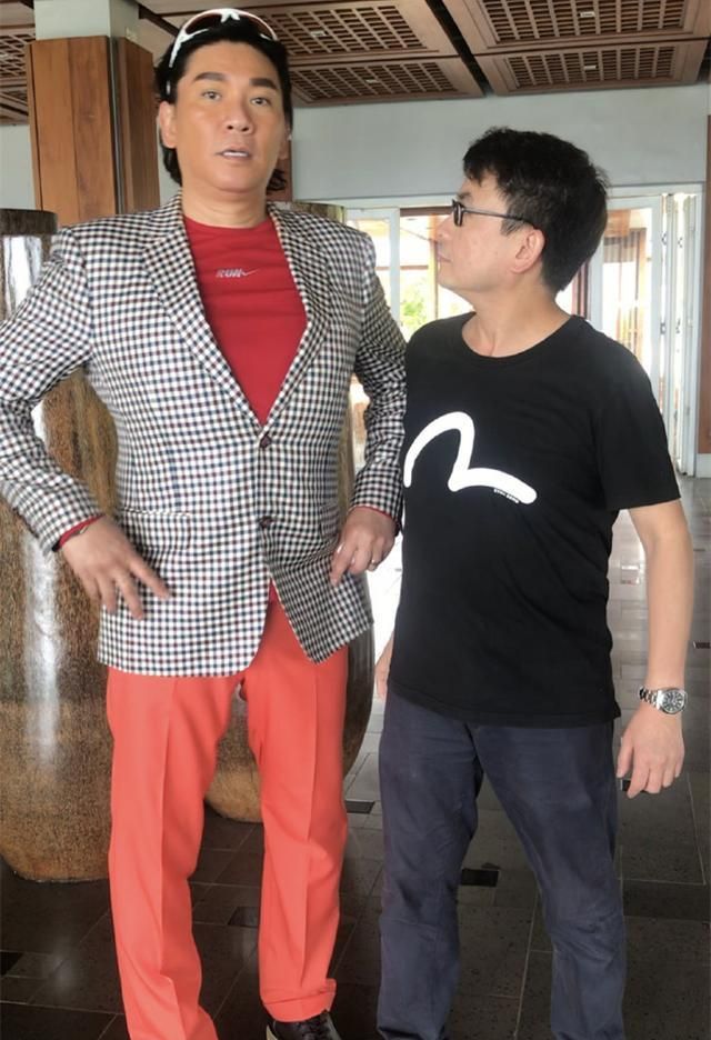 演员黄一飞罕见露面,黄一飞明星现场