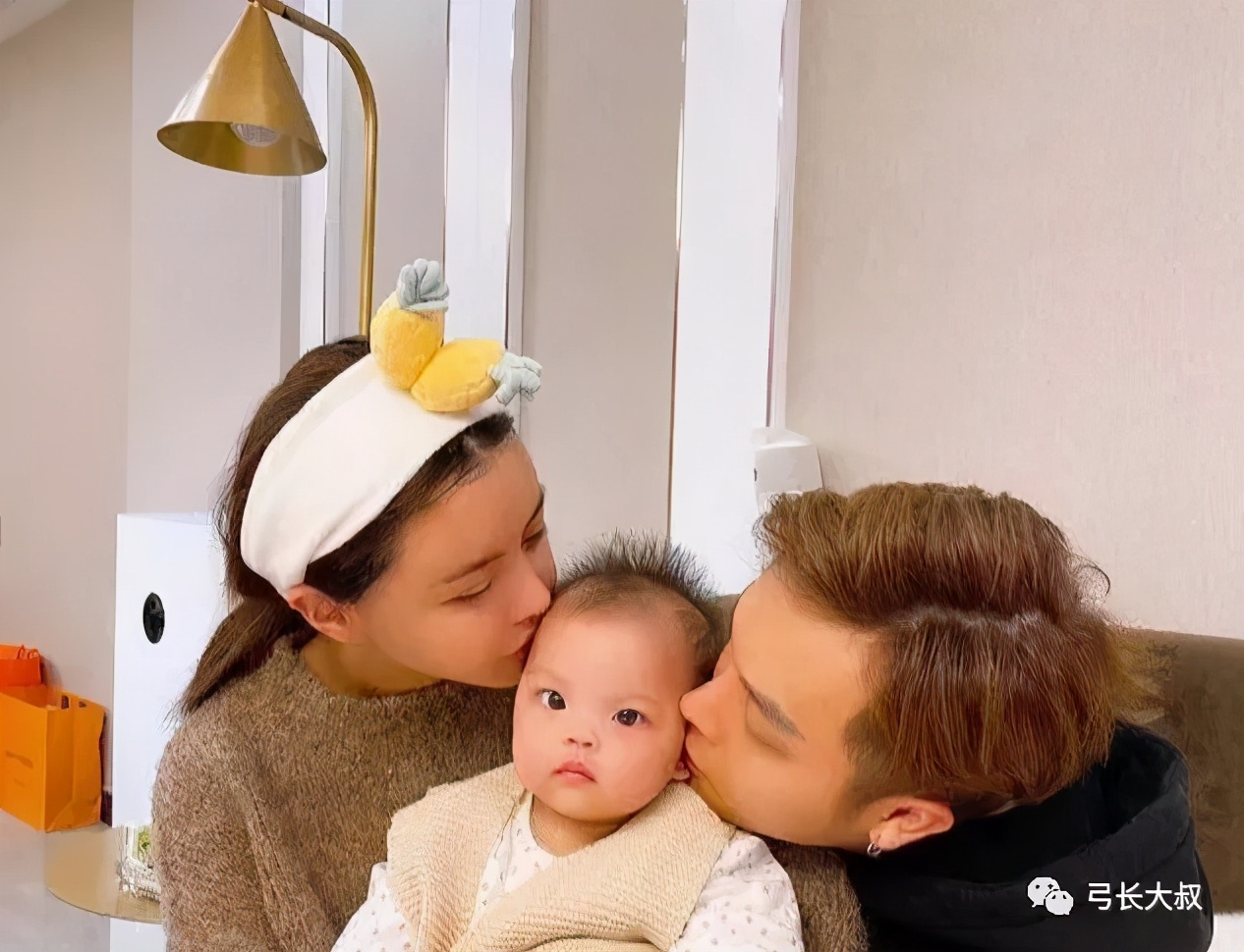 父母离婚母亲没有经济来源,结婚父母买的车离婚怎么办