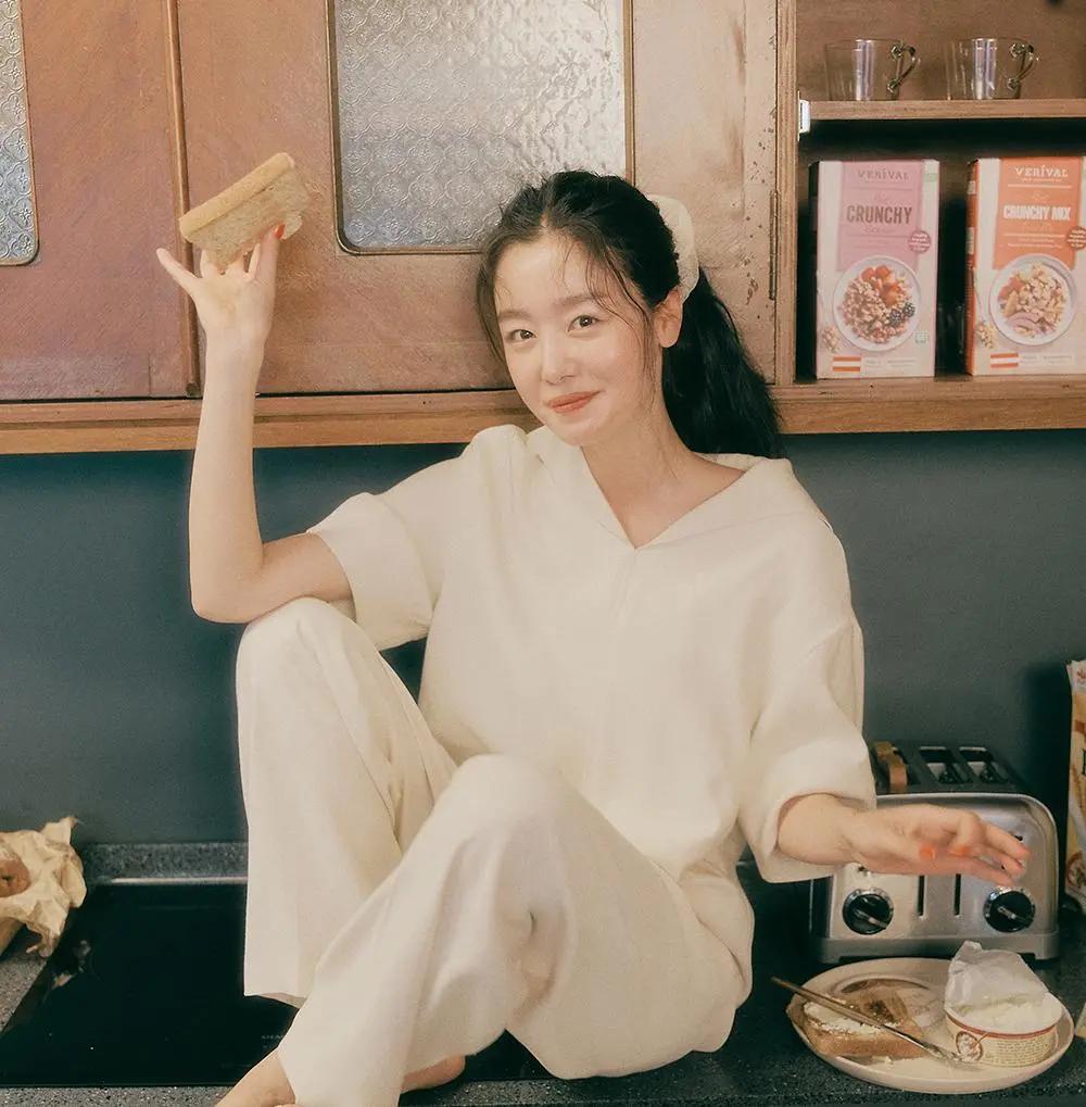 欧阳娜娜王牌对王牌第四季穿裙子,欧阳娜娜的时装周穿搭气质又高级