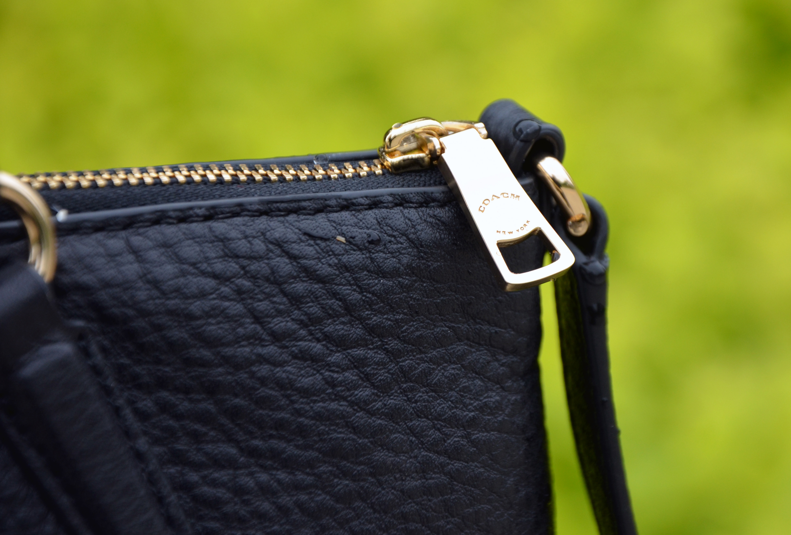 蔻驰女包必买的马鞍包,蔻驰女包6000多有哪些款式的包