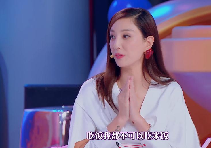 大s阿娇郑希怡,郑希怡送阿娇礼物完整版