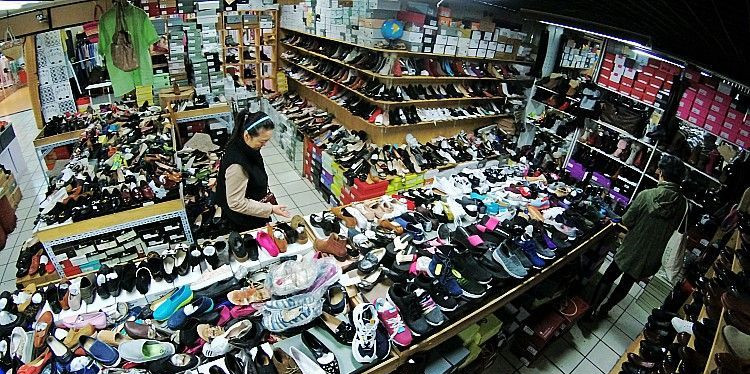 微商低价卖潮牌是正品吗,微商低价出售是真货吗