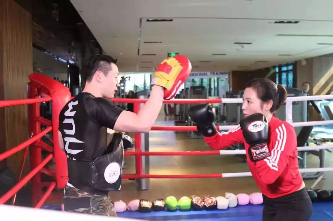 臻封面Vol.2|她是差不多小姐，更是狠角色美妈