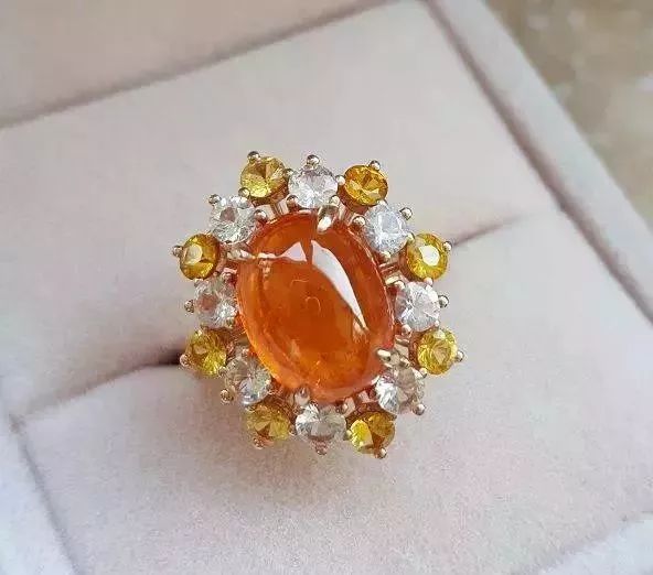 10种“名媛”级石榴石：红过红宝石、绿过祖母绿，比钻石更闪