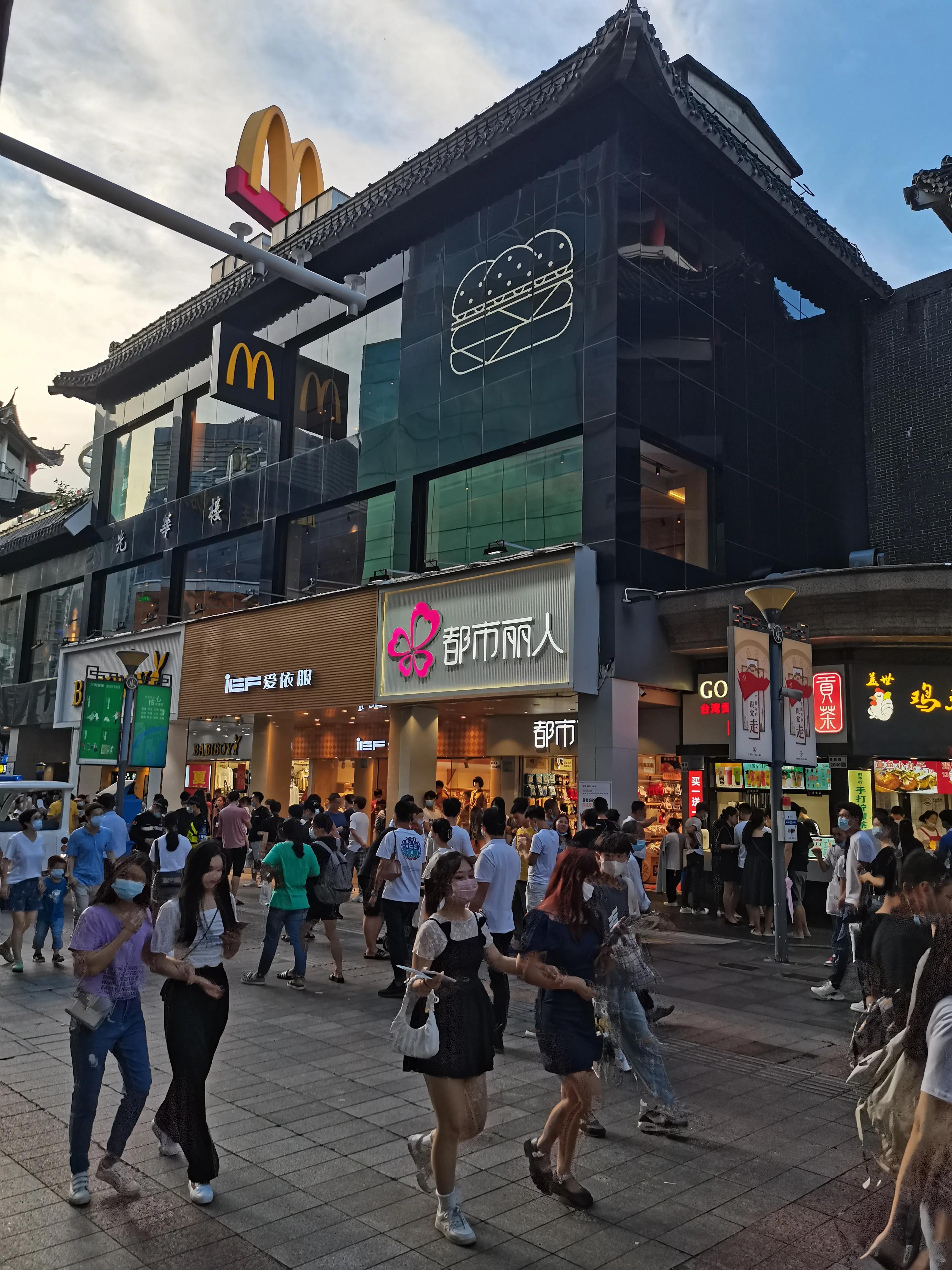 幸福的东门步行街伴我20多年变化大