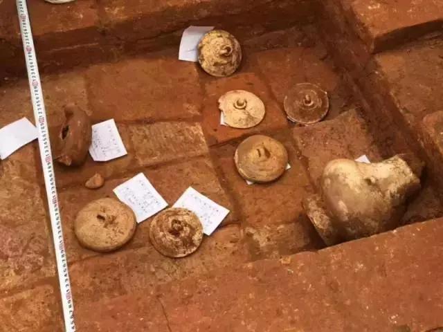 考古发掘的几个大墓,考古发掘古墓大学